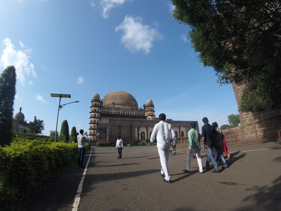 Photo of Gol Gumbaz, Vijayapura, Karnataka, India by Kishore Singh Fartiyal