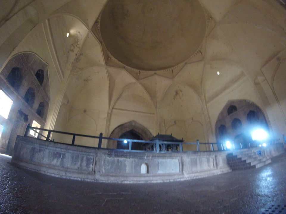 Photo of Gol Gumbaz, Vijayapura, Karnataka, India by Kishore Singh Fartiyal