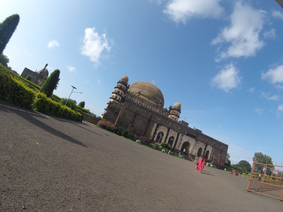 Photo of Gol Gumbaz, Vijayapura, Karnataka, India by Kishore Singh Fartiyal