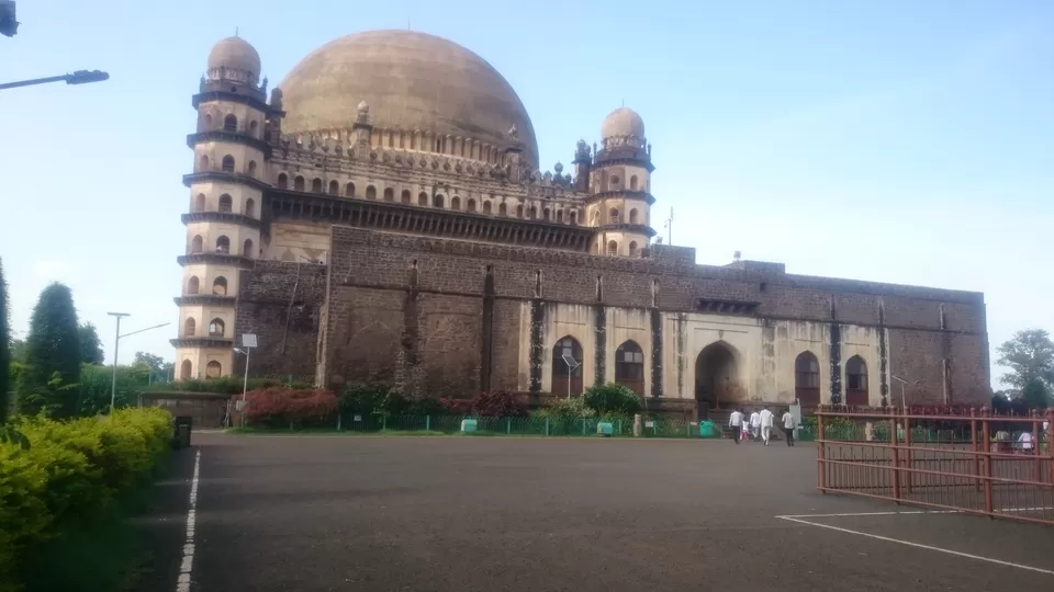 Photo of Gol Gumbaz, Vijayapura, Karnataka, India by Kishore Singh Fartiyal