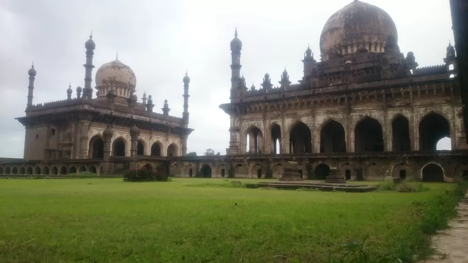 Photo of Ibrahim Rauza Masjid, Shastri Nagar, Vijayapura, Karnataka, India by Kishore Singh Fartiyal