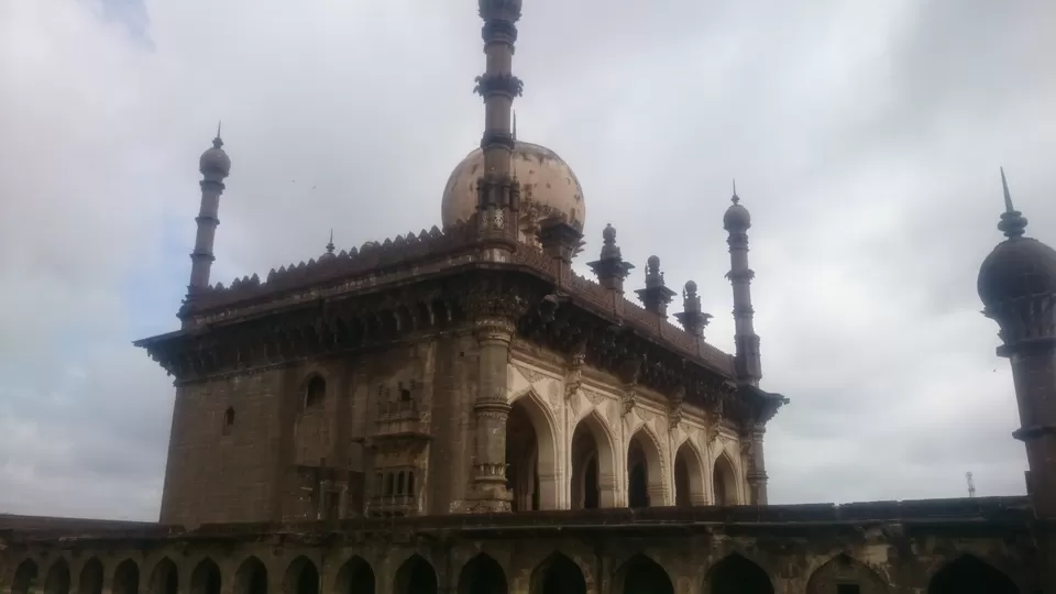 Photo of Ibrahim Rauza Masjid, Shastri Nagar, Vijayapura, Karnataka, India by Kishore Singh Fartiyal