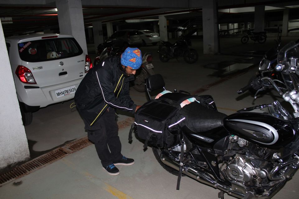 Photo of 2 > 4, traveling alone through Western India: Day 1, starting off by Kishore Singh Fartiyal