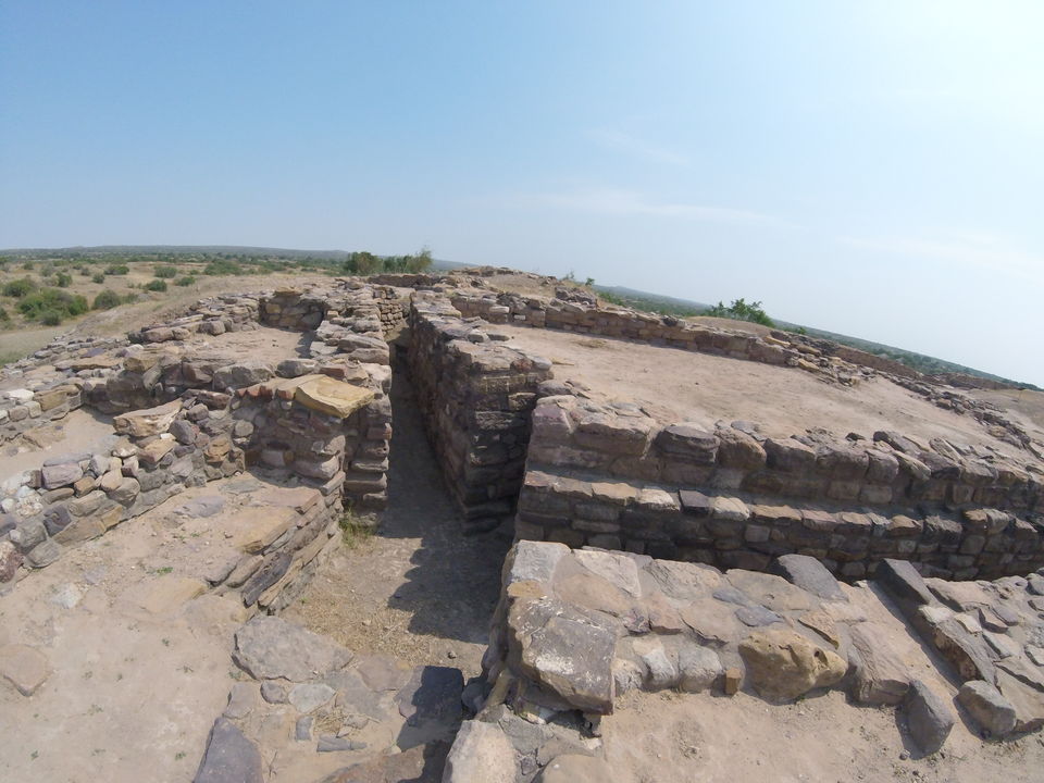 Photo of 2 > 4, traveling alone through Western India: Day 4, Dholavira: Ruins of the lost civilization by Kishore Singh Fartiyal