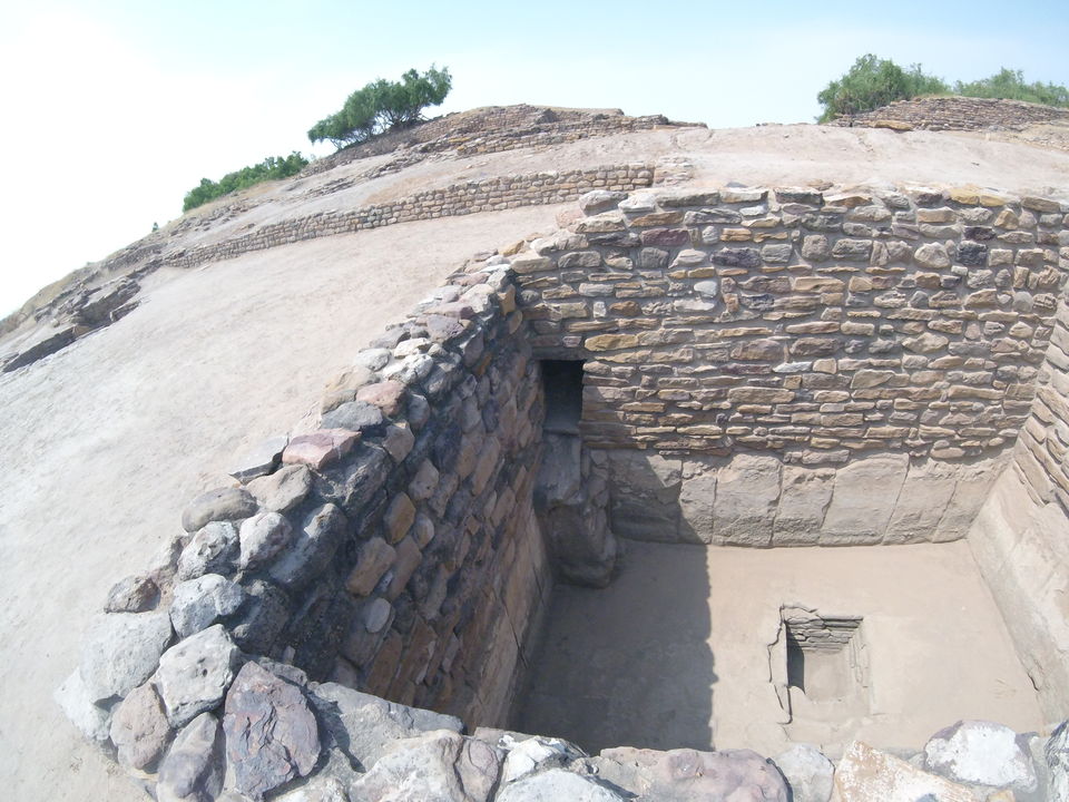 Photo of 2 > 4, traveling alone through Western India: Day 4, Dholavira: Ruins of the lost civilization by Kishore Singh Fartiyal