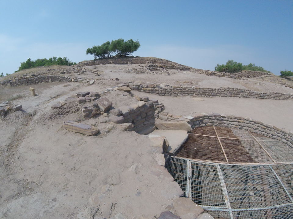 Photo of 2 > 4, traveling alone through Western India: Day 4, Dholavira: Ruins of the lost civilization by Kishore Singh Fartiyal