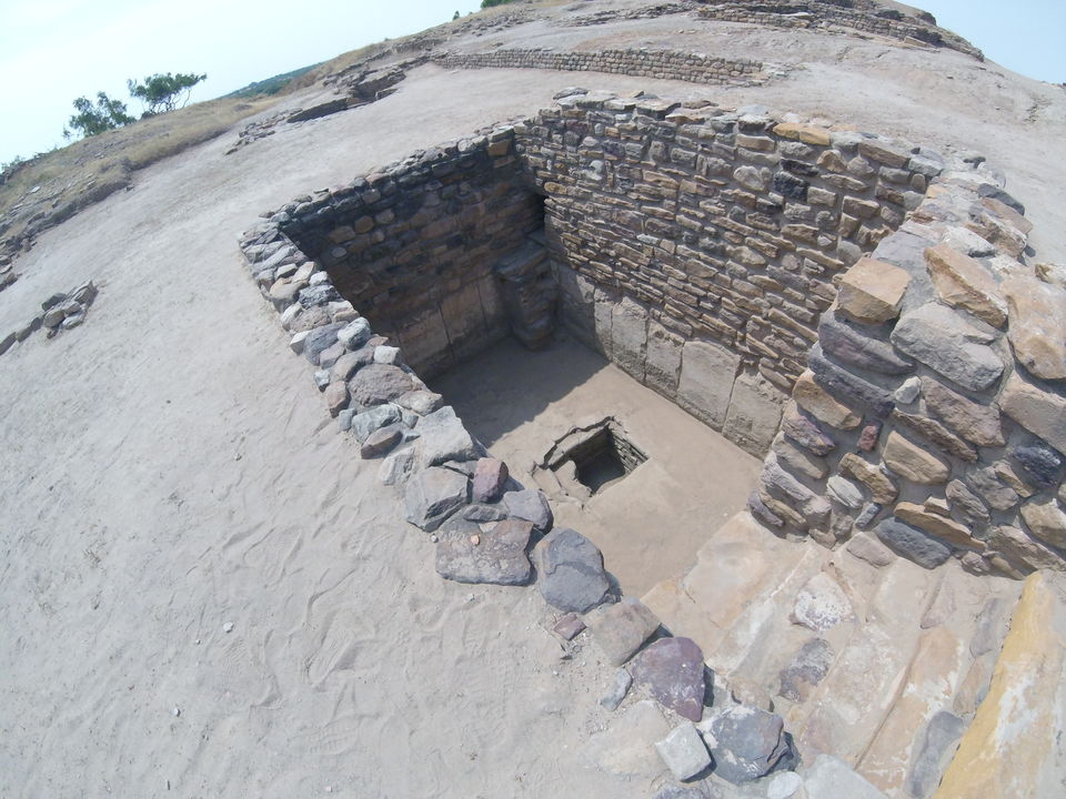 Photo of 2 > 4, traveling alone through Western India: Day 4, Dholavira: Ruins of the lost civilization by Kishore Singh Fartiyal