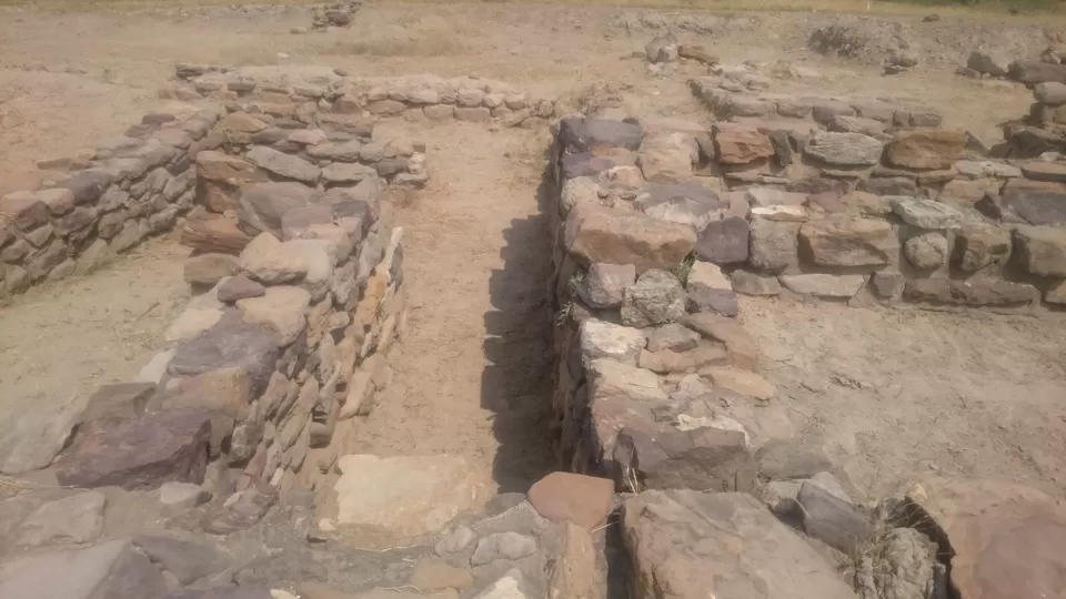 Photo of 2 > 4, traveling alone through Western India: Day 4, Dholavira: Ruins of the lost civilization by Kishore Singh Fartiyal
