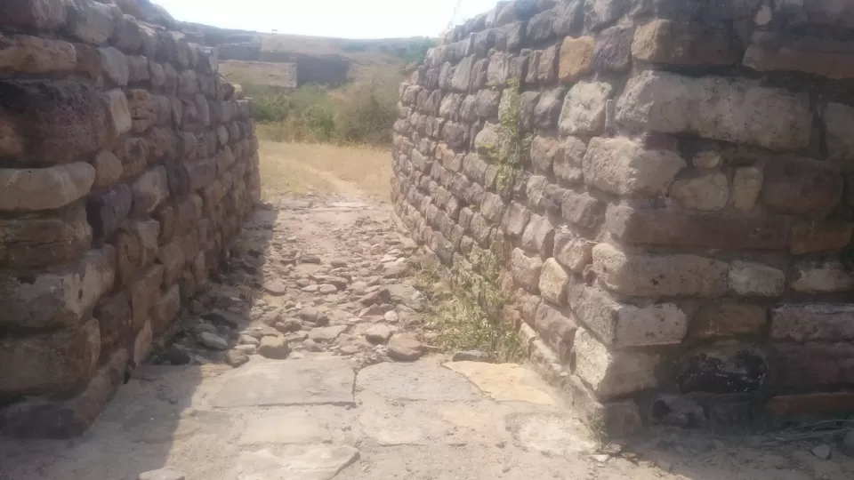 Photo of 2 > 4, traveling alone through Western India: Day 4, Dholavira: Ruins of the lost civilization by Kishore Singh Fartiyal