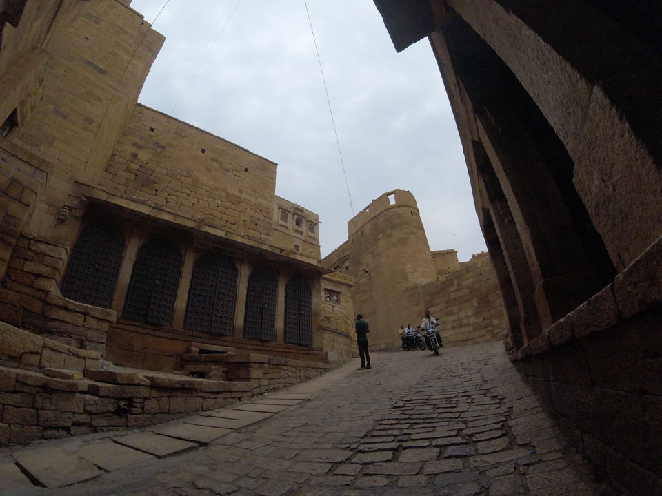 Photo of 2 > 4, traveling alone through Western India: Day 5, Jaisalmer: Golden city of India by Kishore Singh Fartiyal
