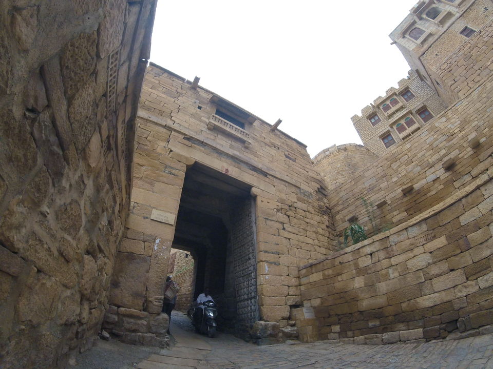 Photo of 2 > 4, traveling alone through Western India: Day 5, Jaisalmer: Golden city of India by Kishore Singh Fartiyal
