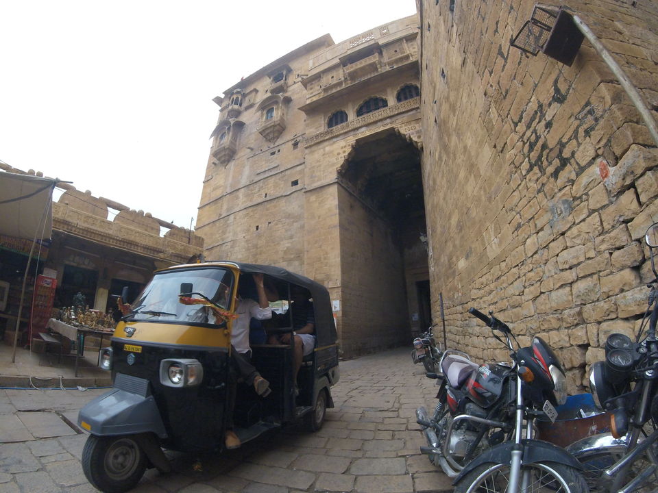 Photo of 2 > 4, traveling alone through Western India: Day 5, Jaisalmer: Golden city of India by Kishore Singh Fartiyal