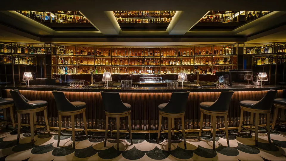 Photo of 7 Best Pubs in Singapore for a Stylish Night Out by Gunjan Upreti