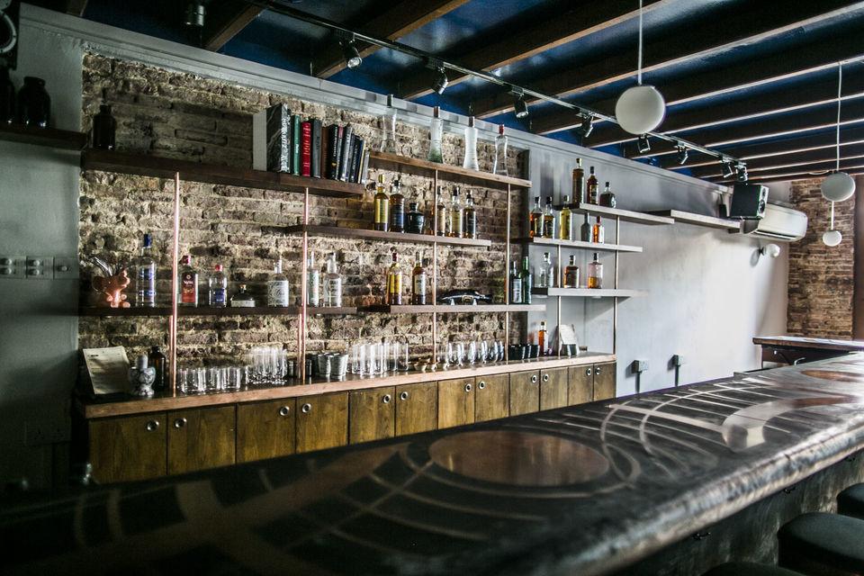 Photo of 7 Best Pubs in Singapore for a Stylish Night Out by Gunjan Upreti