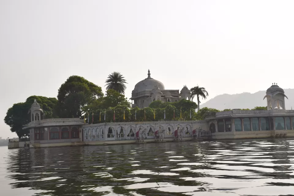 Photo of Lake Pichola, Pichola, Udaipur, Rajasthan by Author Poonam Chakraborty