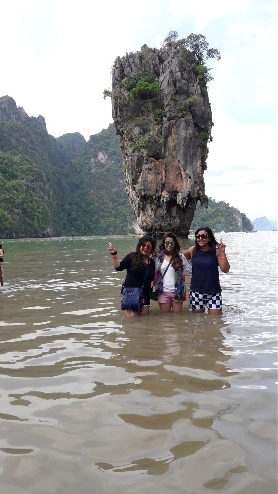 Photo of Drink, Dance n Dive.. Thailand!! by Shruti Jain