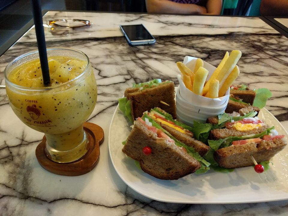Photo of Drink, Dance n Dive.. Thailand!! by Shruti Jain