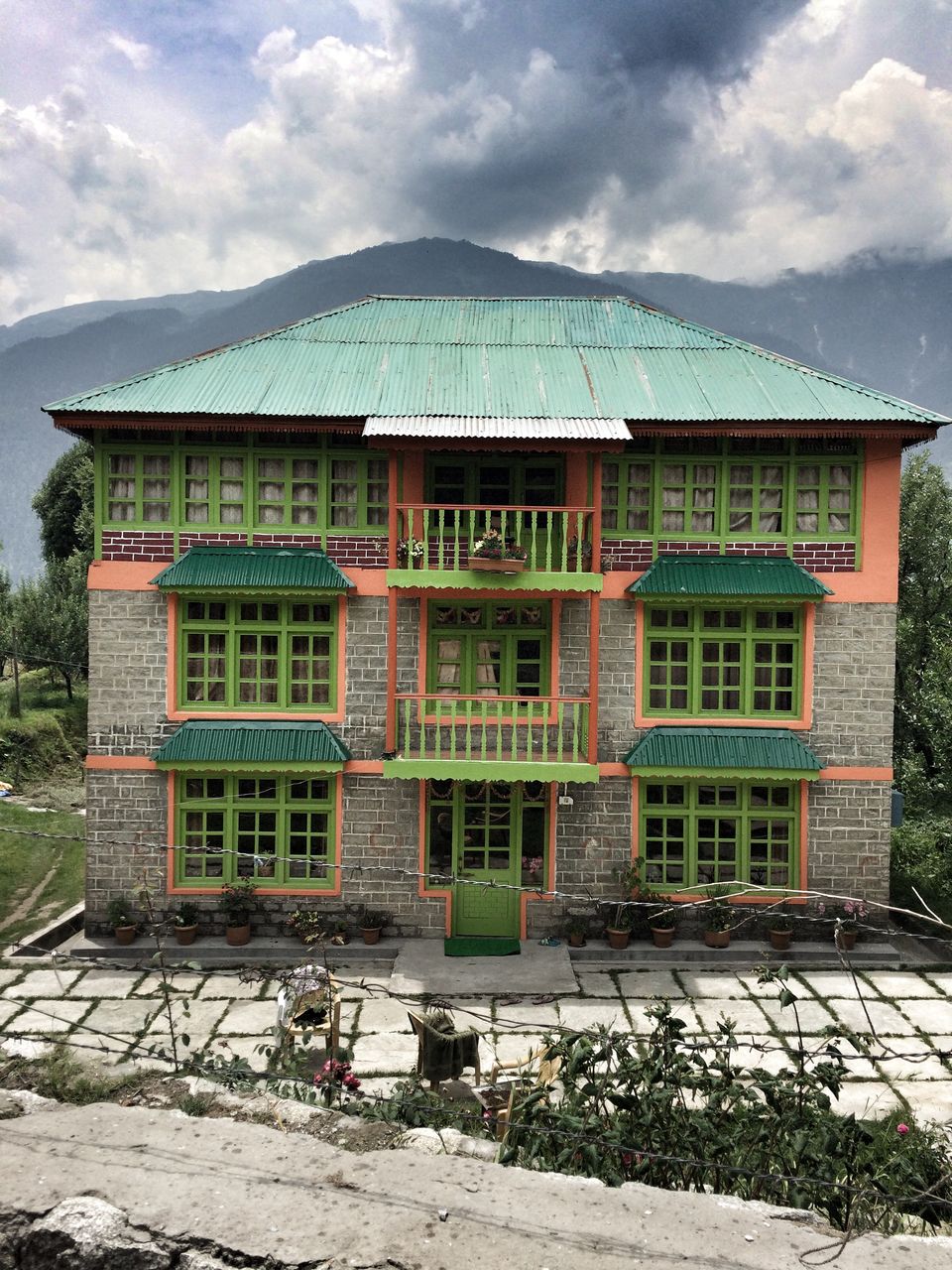 Photo of This Hidden Village In Manali Is All Kinds Of Beautiful 11/16 by Mahima Agarwal