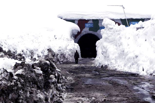 Photo of 5 Reasons Why You Should Ditch The Flight And Take a Roadtrip From Jammu To Srinagar 2/4 by Nilanjana Dutta