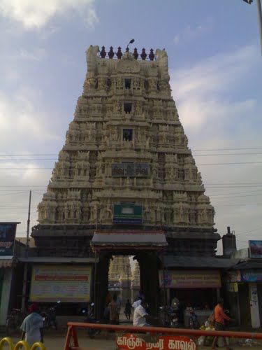 Photo of Ulagalanda Perumal Temple, Kamakshi Amman Sannidhi Street, Kanchipuram, Tamil Nadu, India by Harini Sridharan