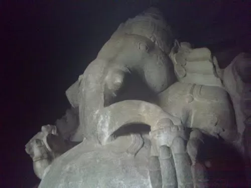 Photo of Kadalekalu Ganesha, Hampi, Karnataka, India by Harini Sridharan