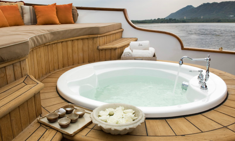 Photo of Taj Lake Palace, Pichola, Udaipur, Rajasthan, India by Disha Kapkoti