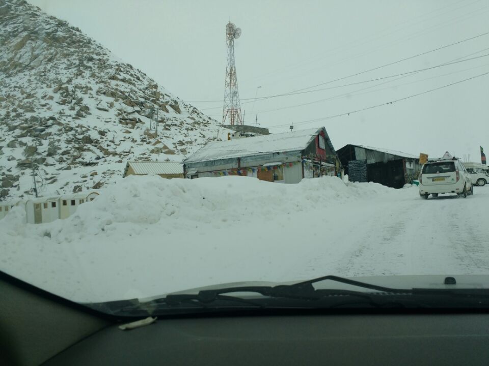 Photo of Top of the world: Khardungla Highest Pass by Harish Bhatt