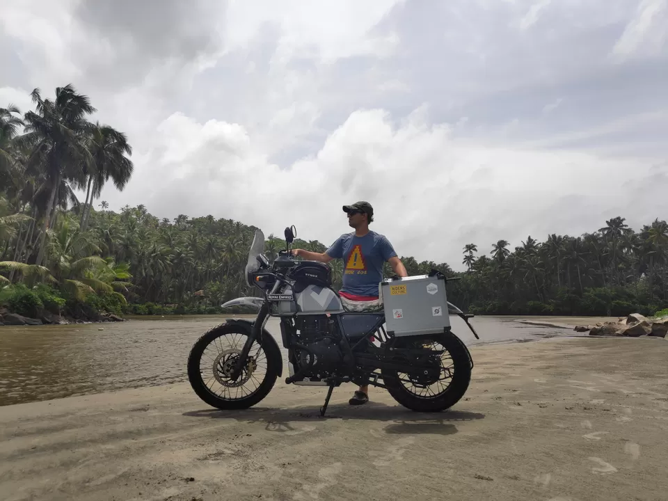 Photo of Muzhuppilangad Drive-in Beach, Kerala by Rajen Joshi