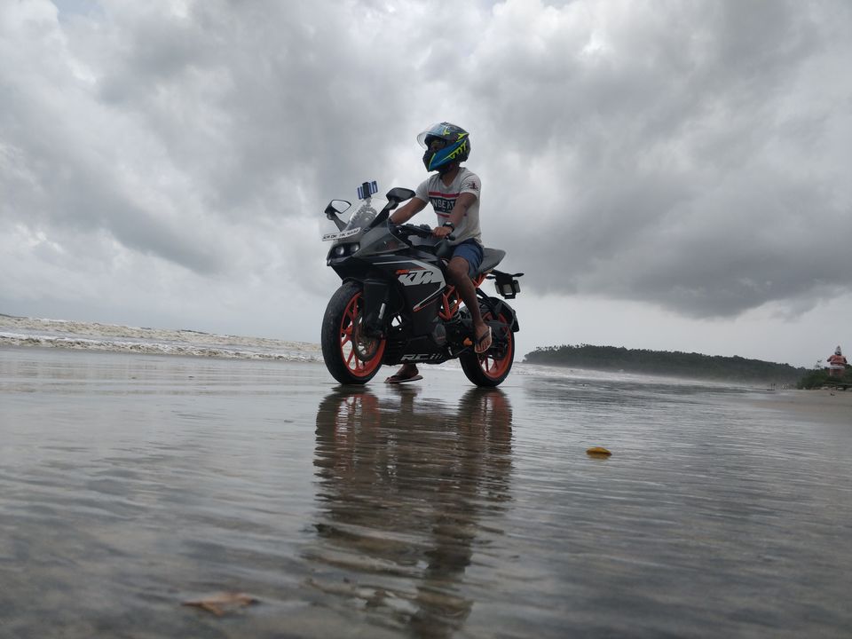 Photo of Muzhuppilangad Drive-in Beach, Kerala by Rajen Joshi