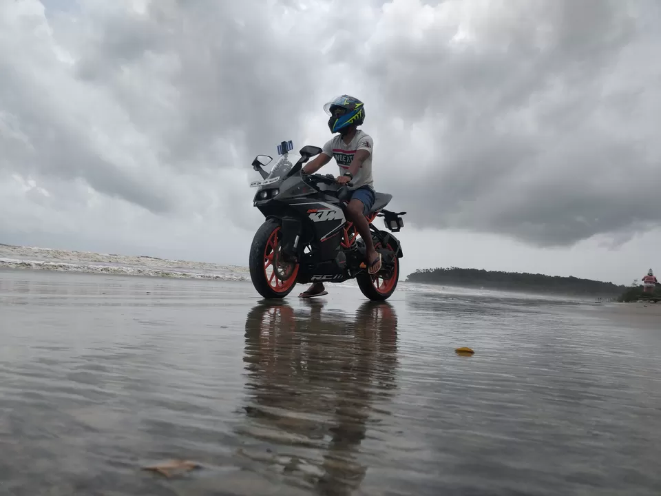 Photo of Muzhuppilangad Drive-in Beach, Kerala by Rajen Joshi