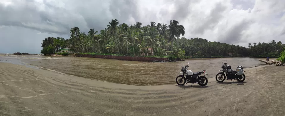 Photo of Muzhappilangad driving beach, Muzhappilangad, Kerala, India by Rajen Joshi