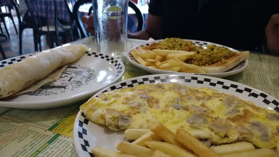 Photo of Hungry Hearts Guide: Colaba, Mumbai. by Avani Chavan