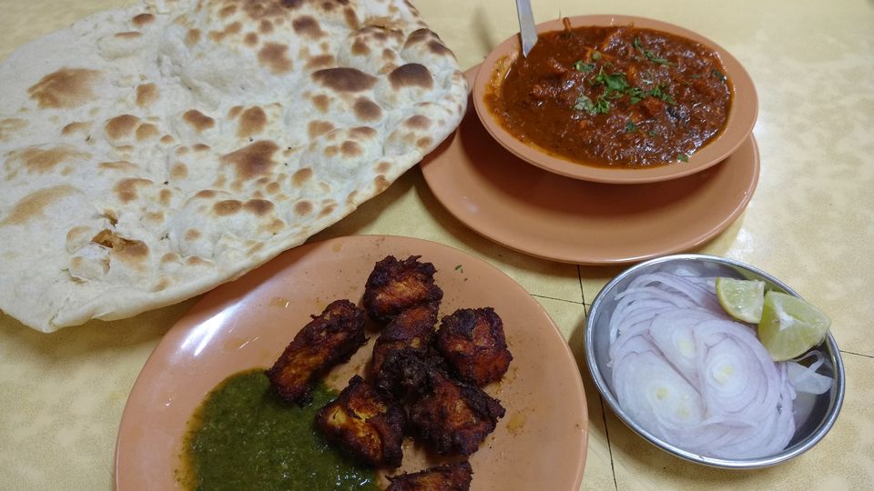 Photo of Hungry Hearts Guide: Colaba, Mumbai. by Avani Chavan