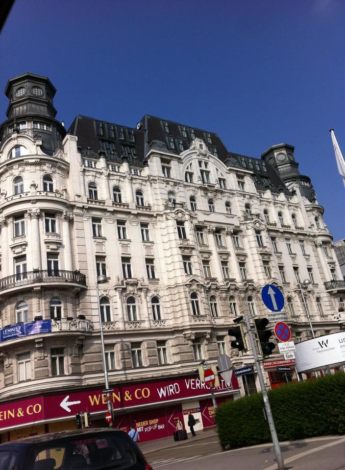 Photo of Vienna Travel Guide 8/13 by Kshitij Todi