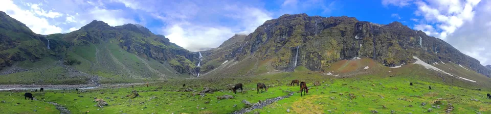 Photo of Rupin Pass is the most comprehensive Himalayan trek for intermediate trekkers - Life Outside Cubicle by Life Outside Cubicle (Shruthi B P)