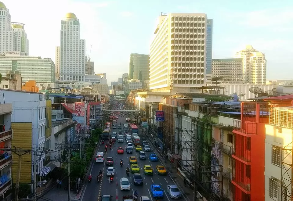 Photo of Pratunam, Bangkok, จังหวัด กรุงเทพมหานคร Thailand by Life Outside Cubicle (Shruthi B P)