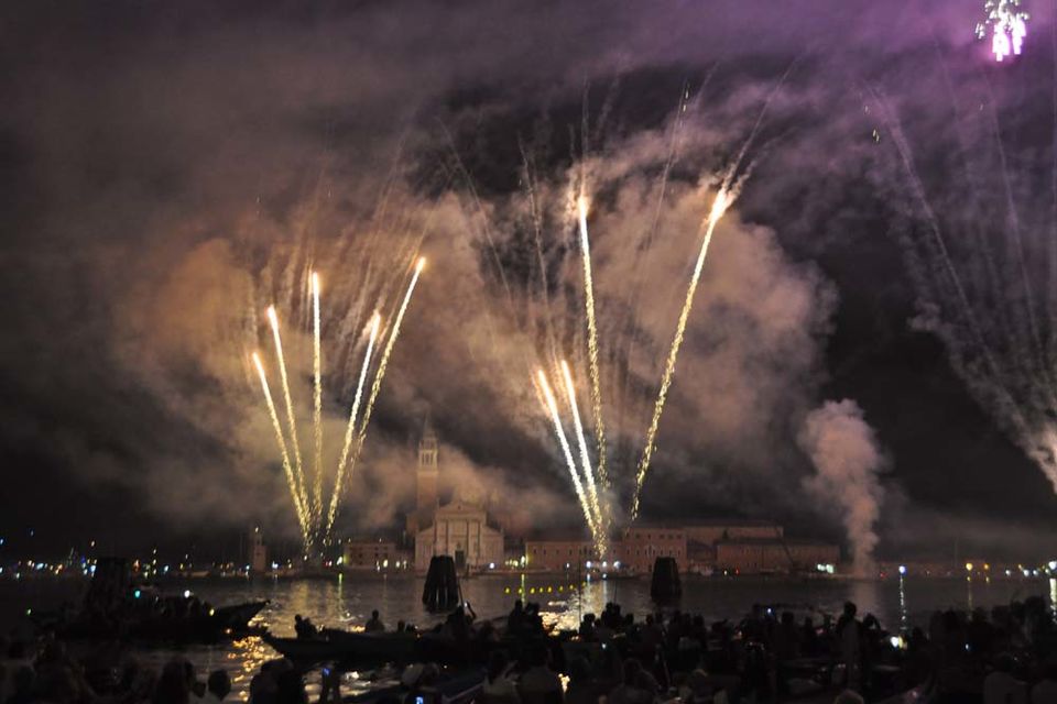 Photo of The Festa del Redentore in Venice 2/6 by Surfing The Planet