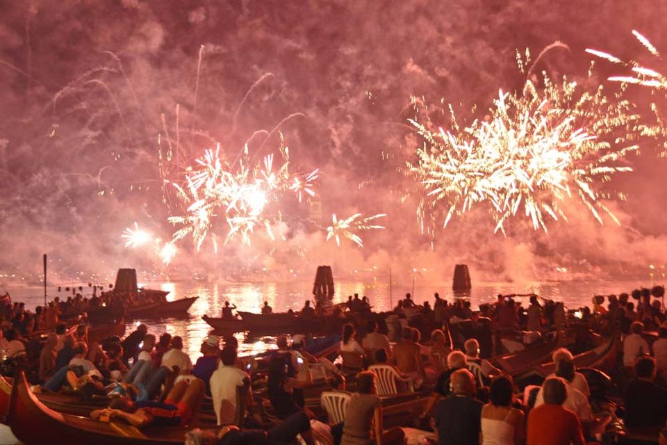 Photo of The Festa del Redentore in Venice 4/6 by Surfing The Planet