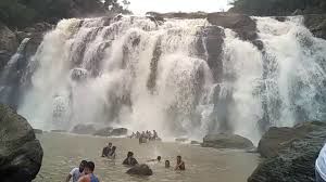 Photo of Jonha Falls Road, Guridih, Jharkhand, India by Wandering Boots