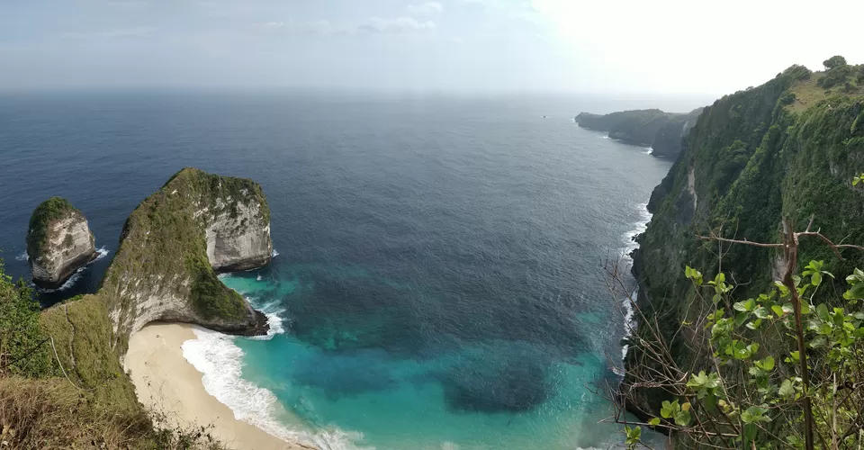 Photo of Kelingking Beach, Bunga Mekar, Klungkung Regency, Bali, Indonesia by Shruthi Herle