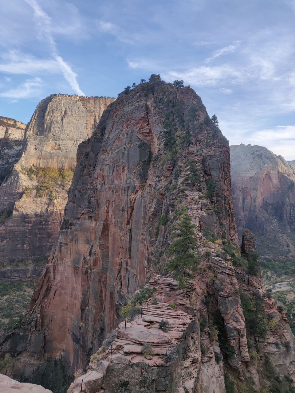 Photo of Angel's landing- Hiking on America's most dangerous trail 4/6 by Shruti Sharma