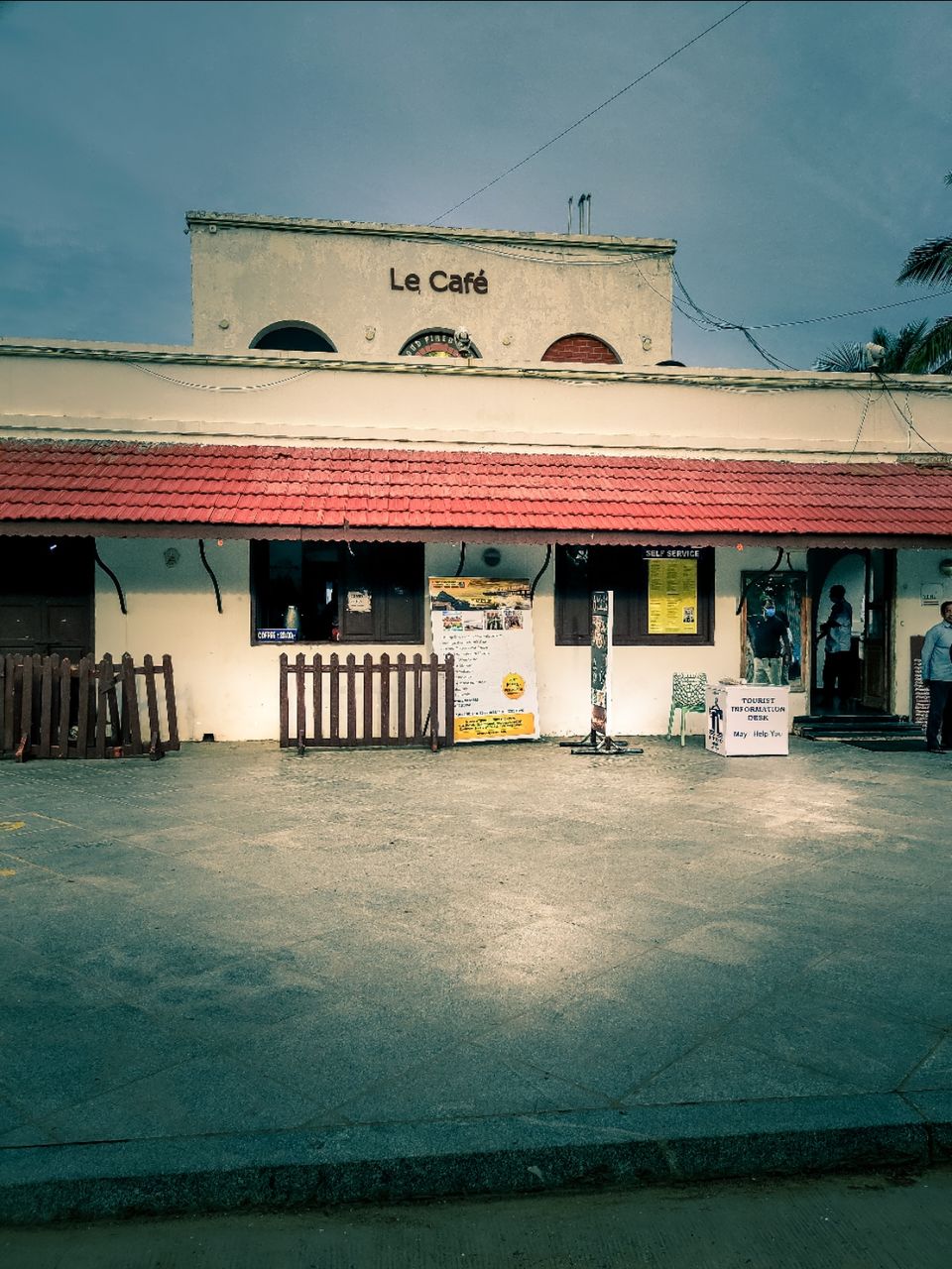Photo of Le Café by Amit Kumar