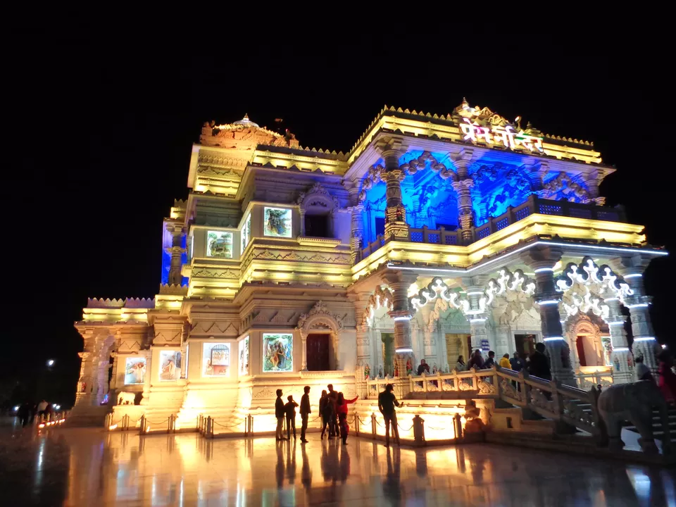 Photo of Prem Mandir, Vrindavan, Uttar Pradesh, India by Riya Kakkar
