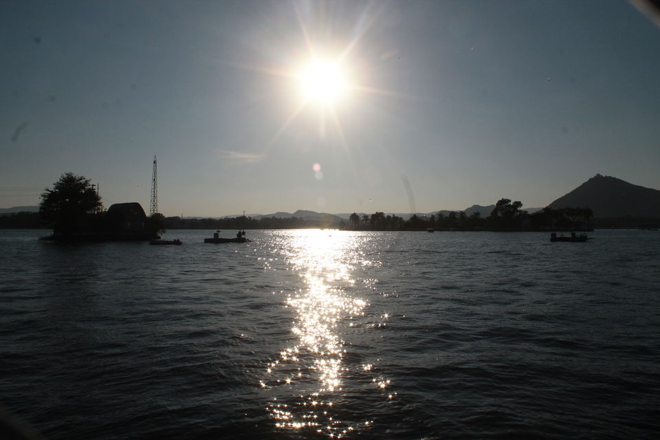 Photo of Fateh Sagar Lake, Udaipur, Rajasthan, India by Kashish israni