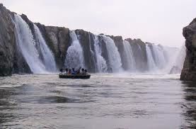 Photo of Hogenakkal Waterfalls, Dharmapuri-Hogenakkal Road, Hogenakkal, Tamil Nadu, India by Harleen Kalsi