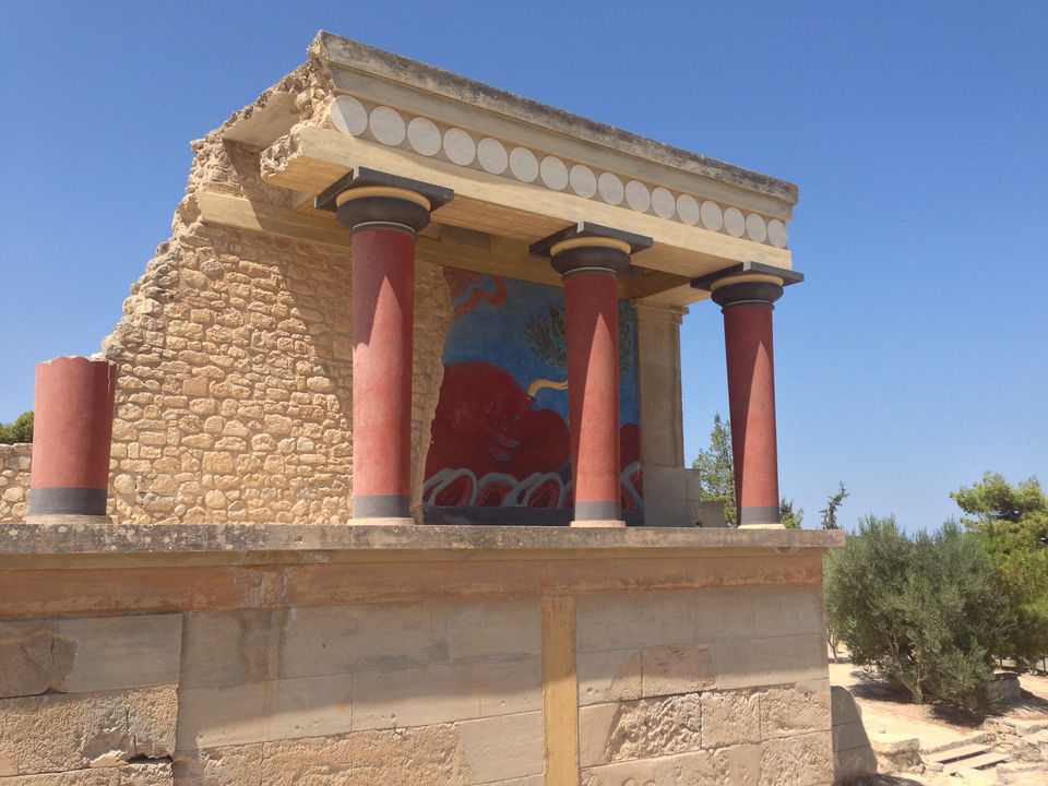 Photo of Knossos, Knosos, Greece by Victor Lohmann