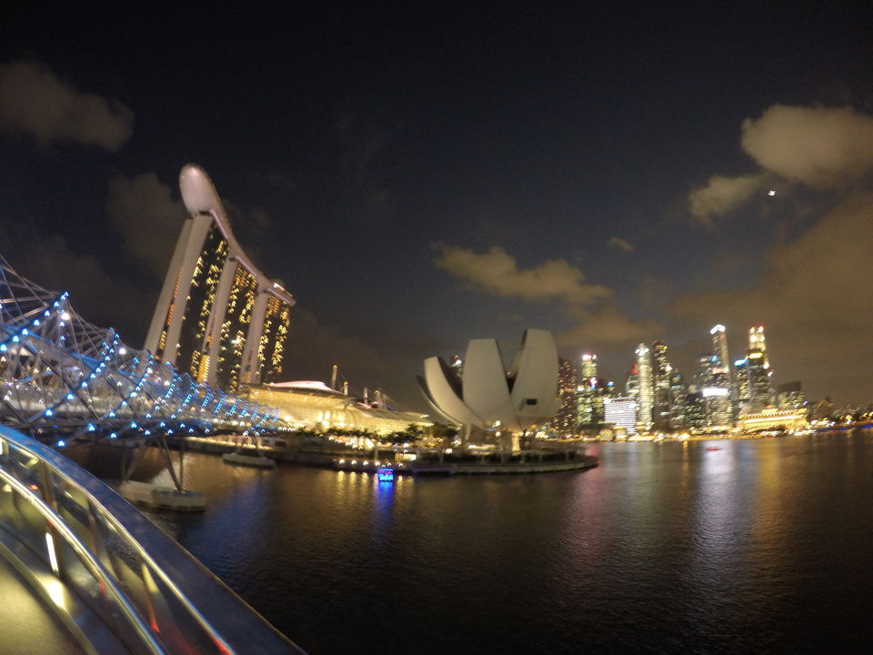 Photo of Southeast Asia - Singapore, Thailand, Cambodia and Vietnam 4/32 by Victor Lohmann