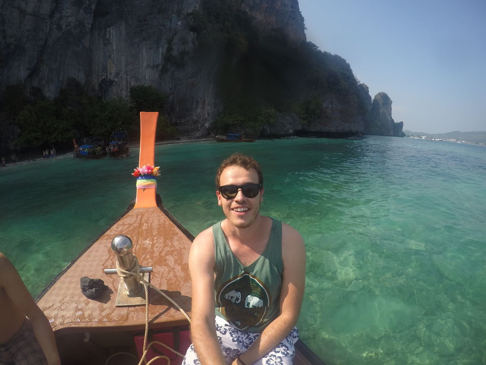Photo of Southeast Asia - Singapore, Thailand, Cambodia and Vietnam 10/32 by Victor Lohmann