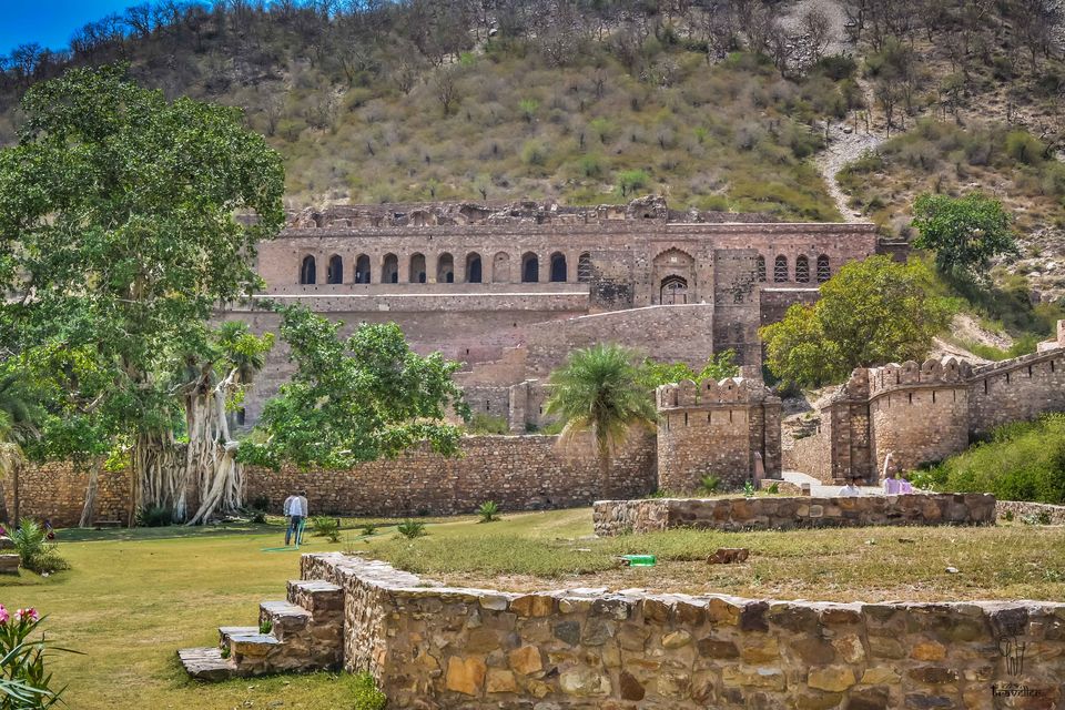 Photo of Bhangarh Fort - Story behind India's most haunted place 7/14 by Rishi Raj Singh