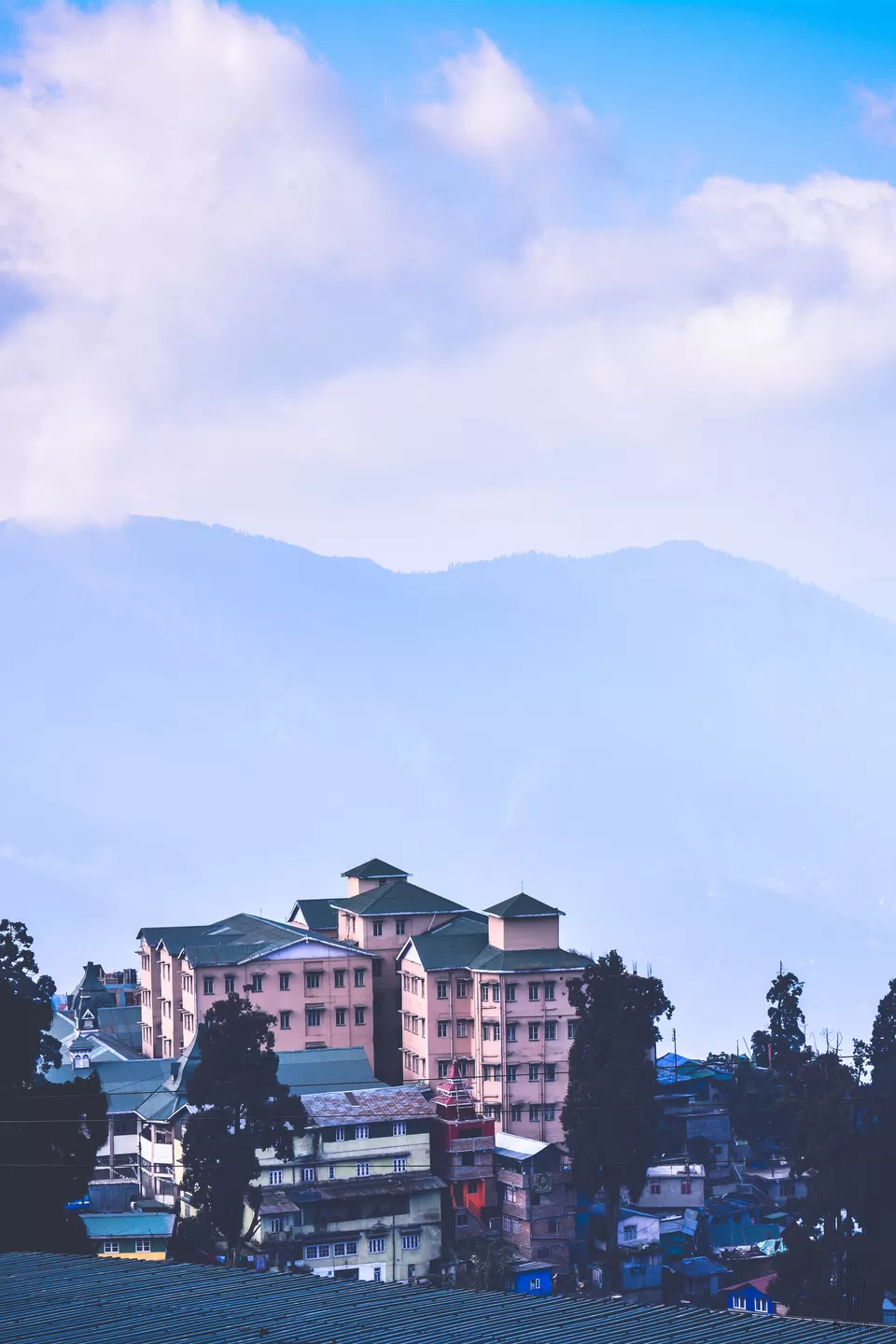 Photo of Darjeeling, West Bengal, India by Rishi Raj Singh